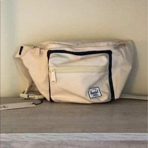 Creme Herschel Fanny Pack